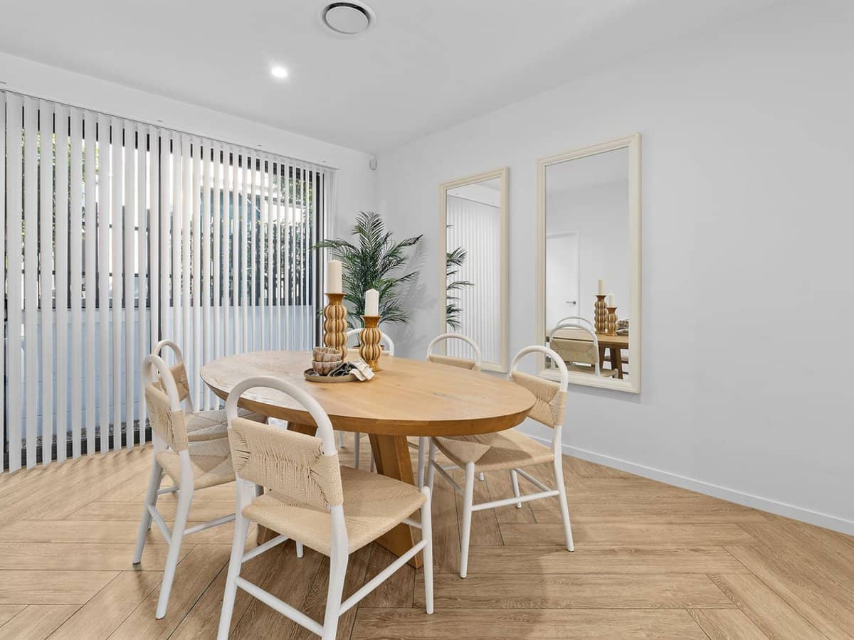 5614 Harbourview Drive, Hope Island - Thumbnail 2