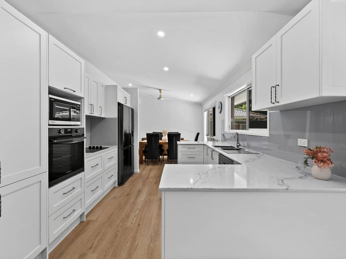 3 Beaumaris Court, ROBINA - Thumbnail 3