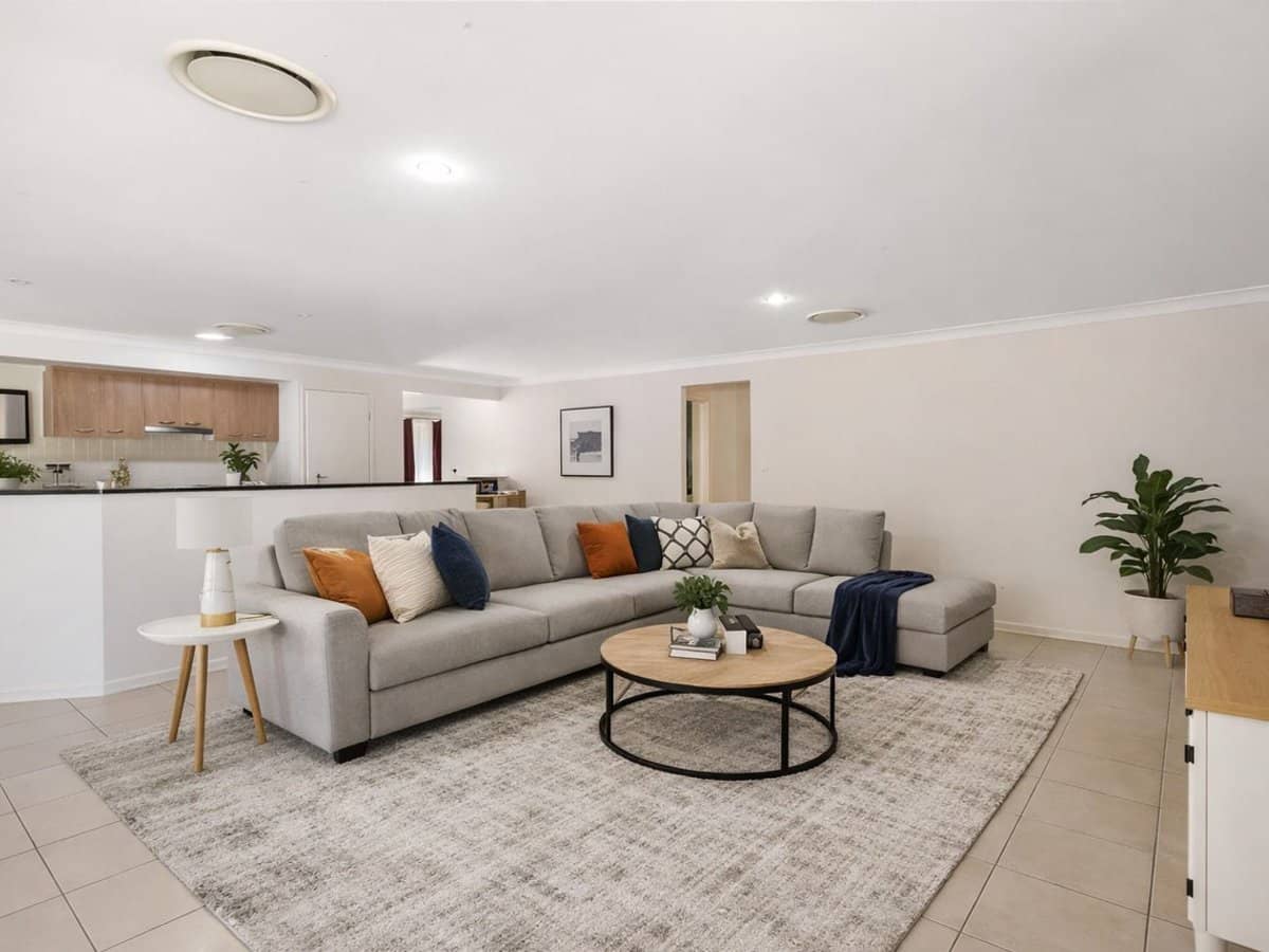 31 Witheren Circuit, Pacific Pines - Thumbnail 2