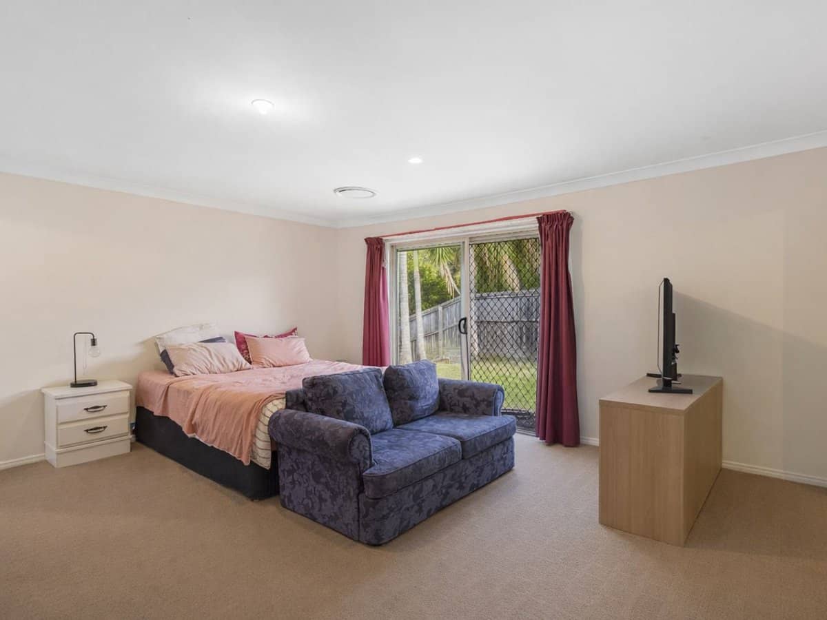 31 Witheren Circuit, Pacific Pines - Thumbnail 4