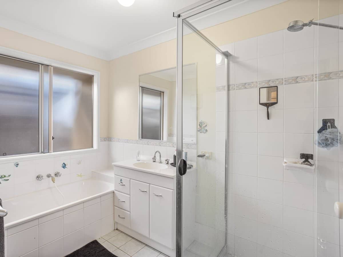 31 Witheren Circuit, Pacific Pines - Thumbnail 9