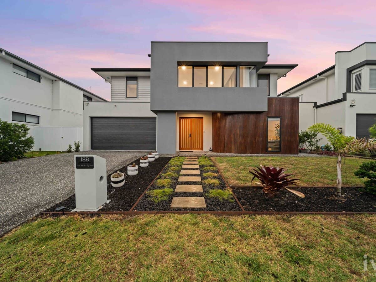 188 Lake Serenity Boulevard, Helensvale - Thumbnail 2