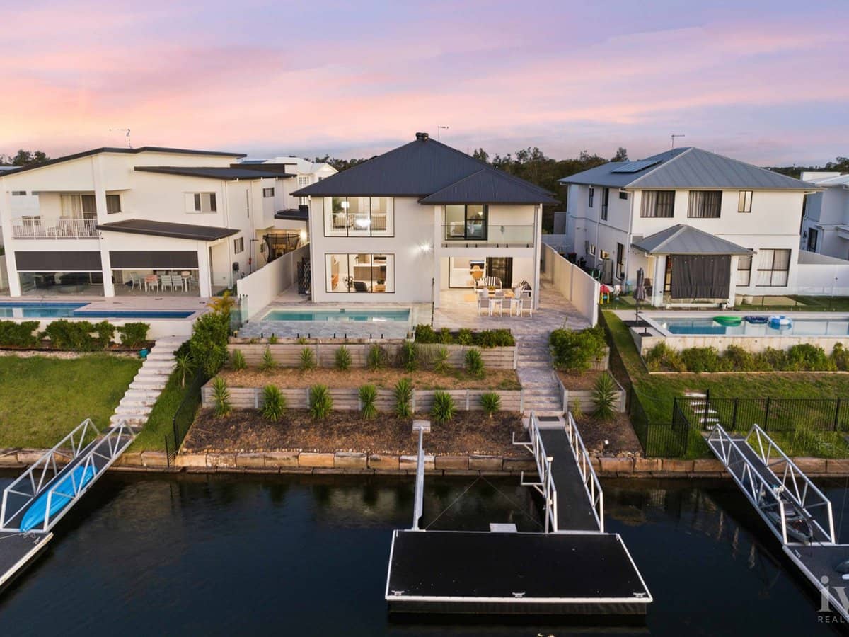 188 Lake Serenity Boulevard, Helensvale - Thumbnail 16