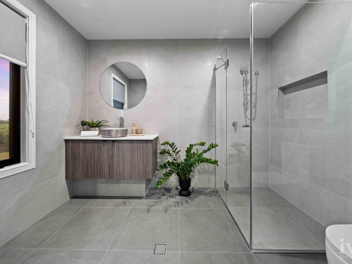 188 Lake Serenity Boulevard, Helensvale - Thumbnail 23