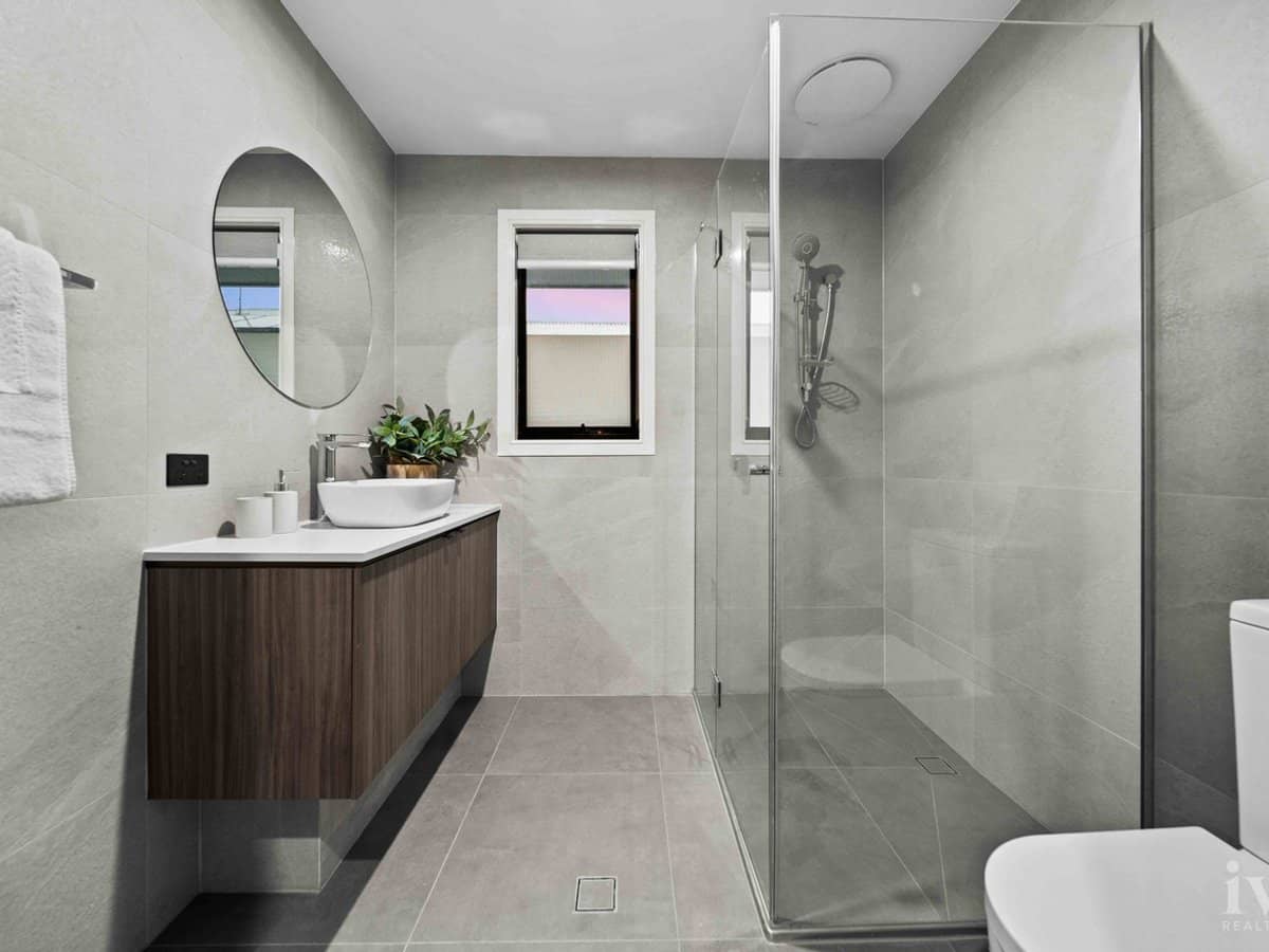 188 Lake Serenity Boulevard, Helensvale - Thumbnail 25