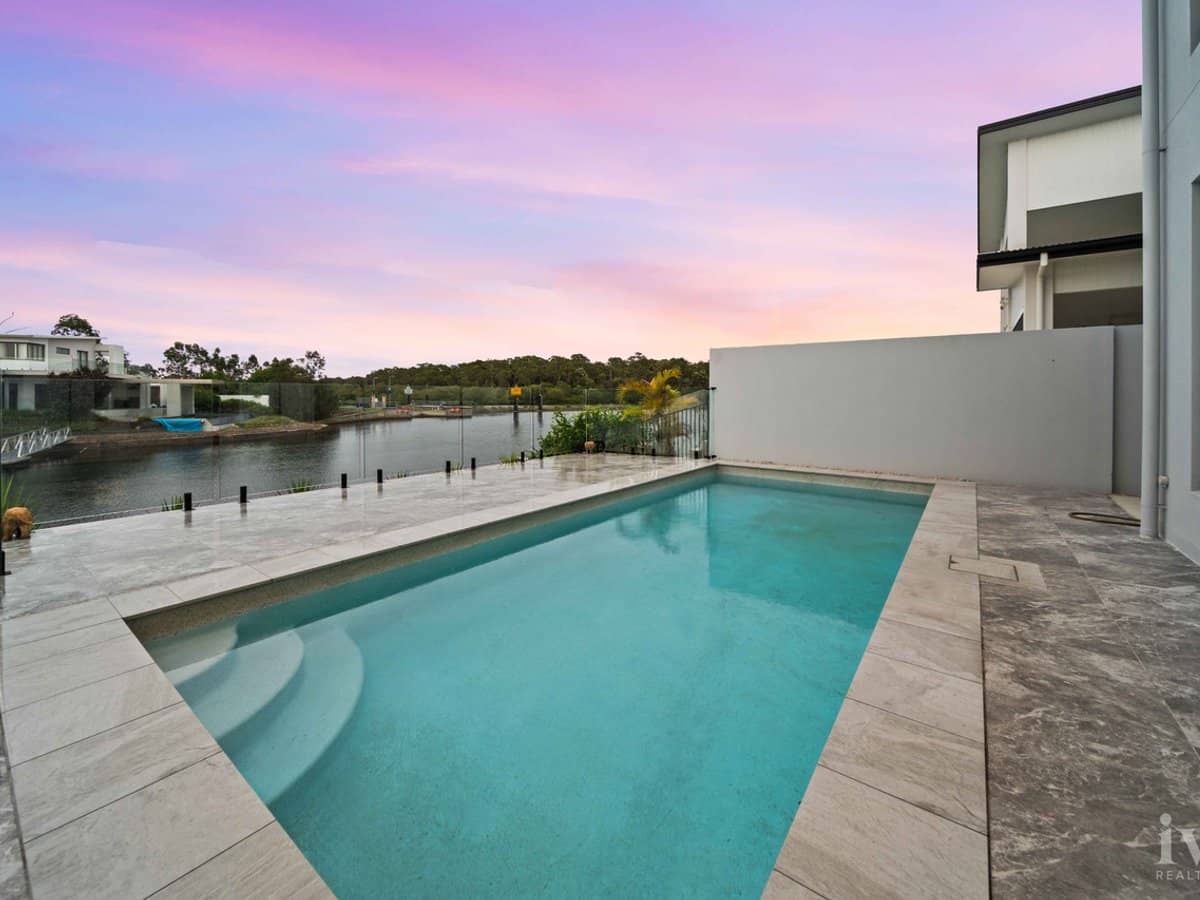 188 Lake Serenity Boulevard, Helensvale - Thumbnail 13