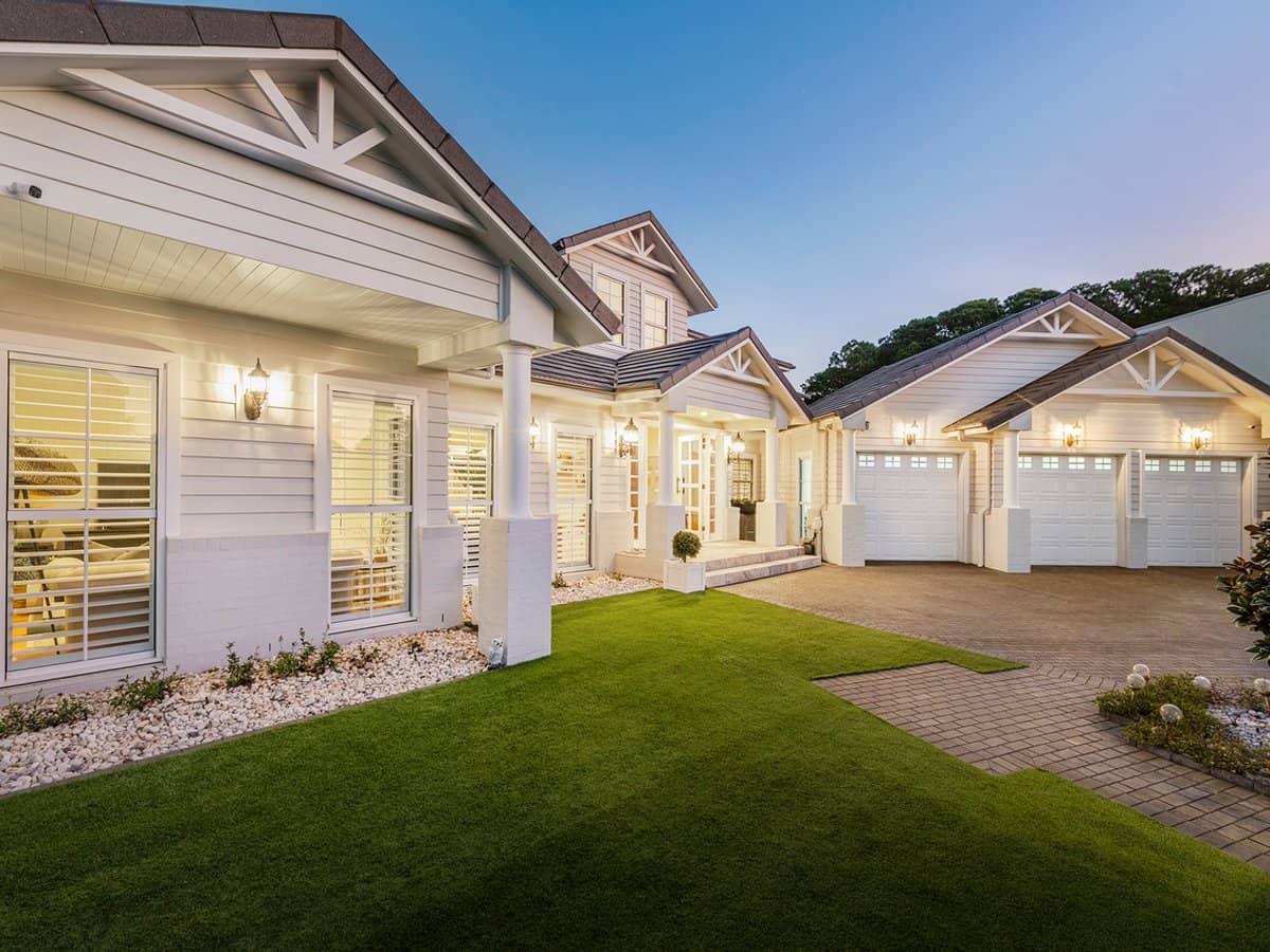 2265 Banksia Lakes Drive, Sanctuary Cove - Thumbnail 2