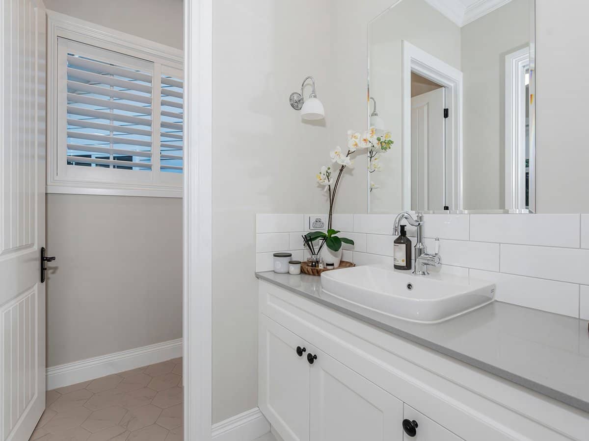 2265 Banksia Lakes Drive, Sanctuary Cove - Thumbnail 27