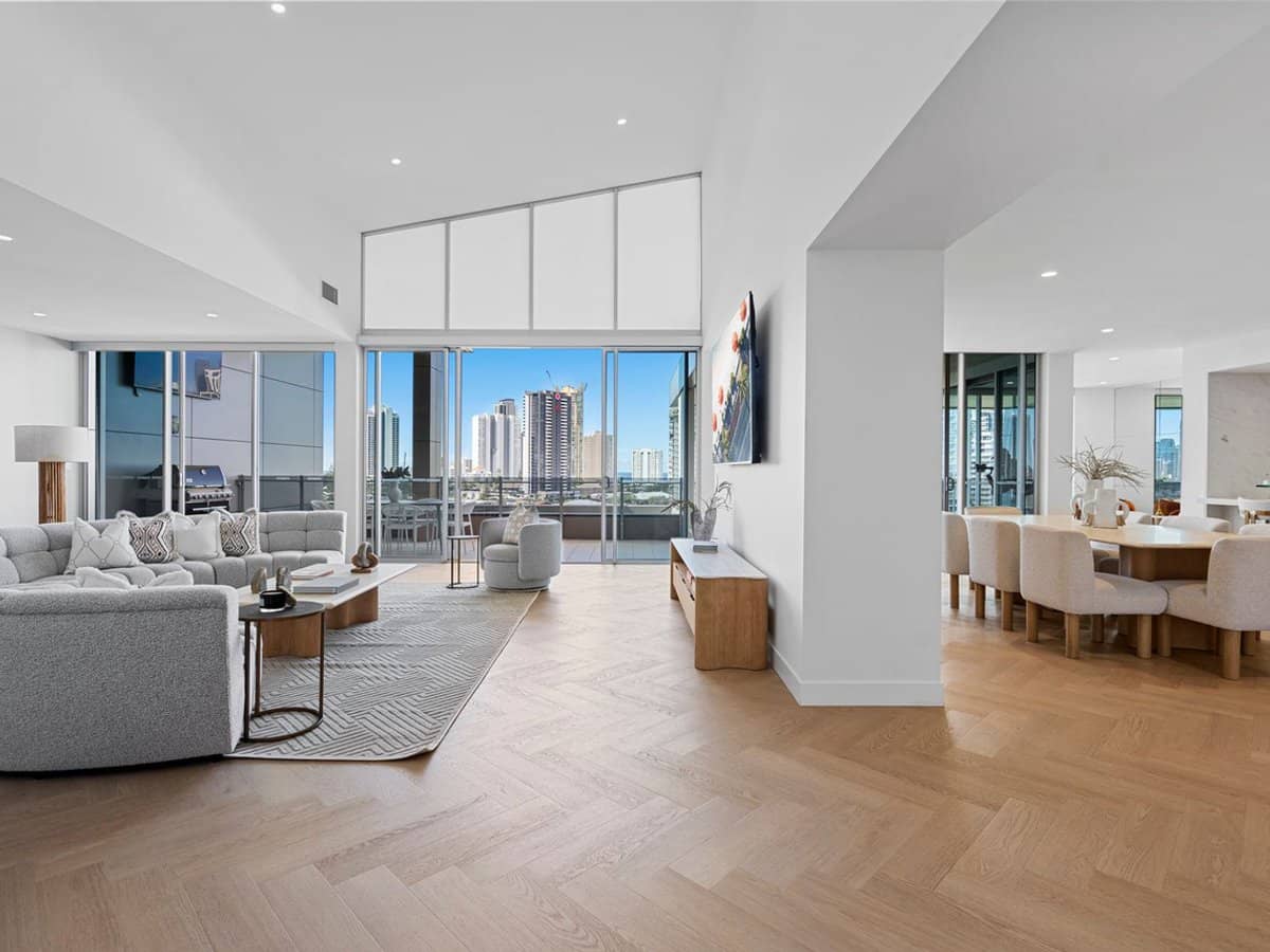 53 Darrambal Street, SURFERS PARADISE - Thumbnail 1