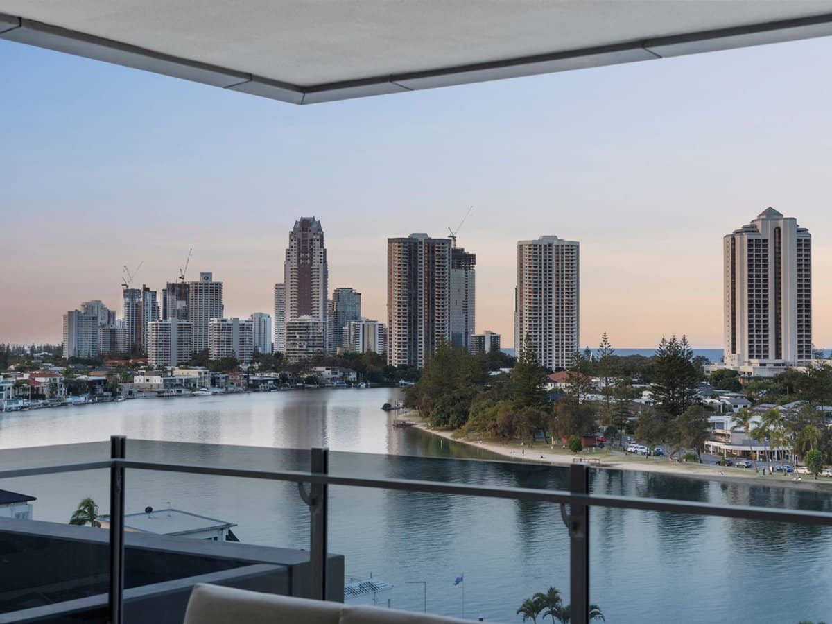 53 Darrambal Street, SURFERS PARADISE - Thumbnail 2