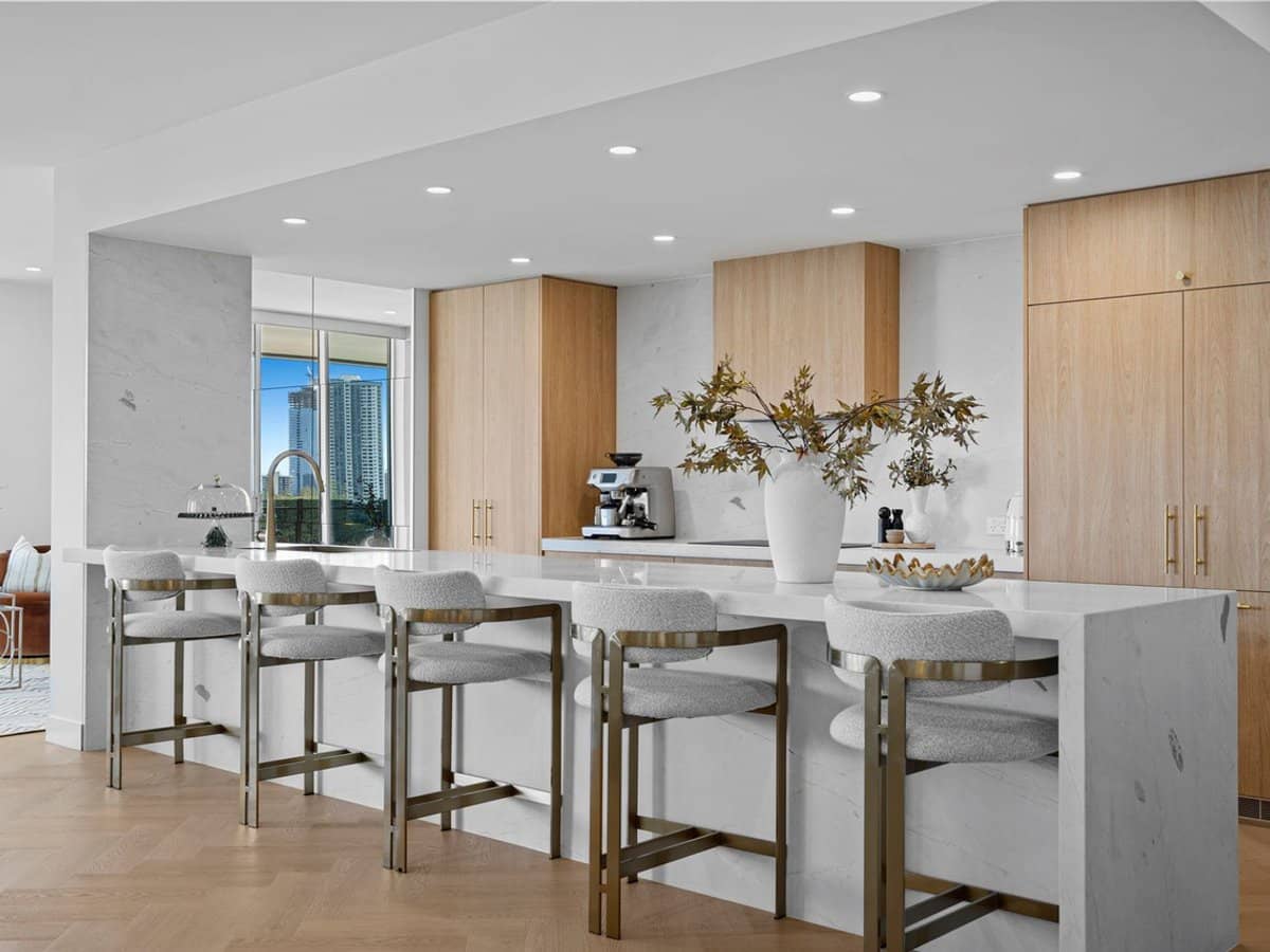 53 Darrambal Street, SURFERS PARADISE - Thumbnail 7