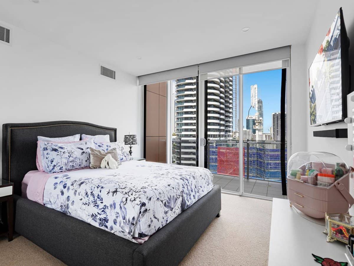 53 Darrambal Street, SURFERS PARADISE - Thumbnail 21