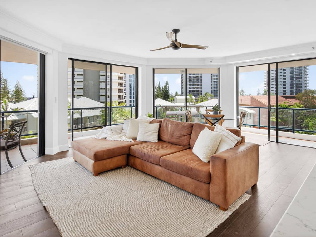 22 Montgomery Avenue, MAIN BEACH - Thumbnail 3