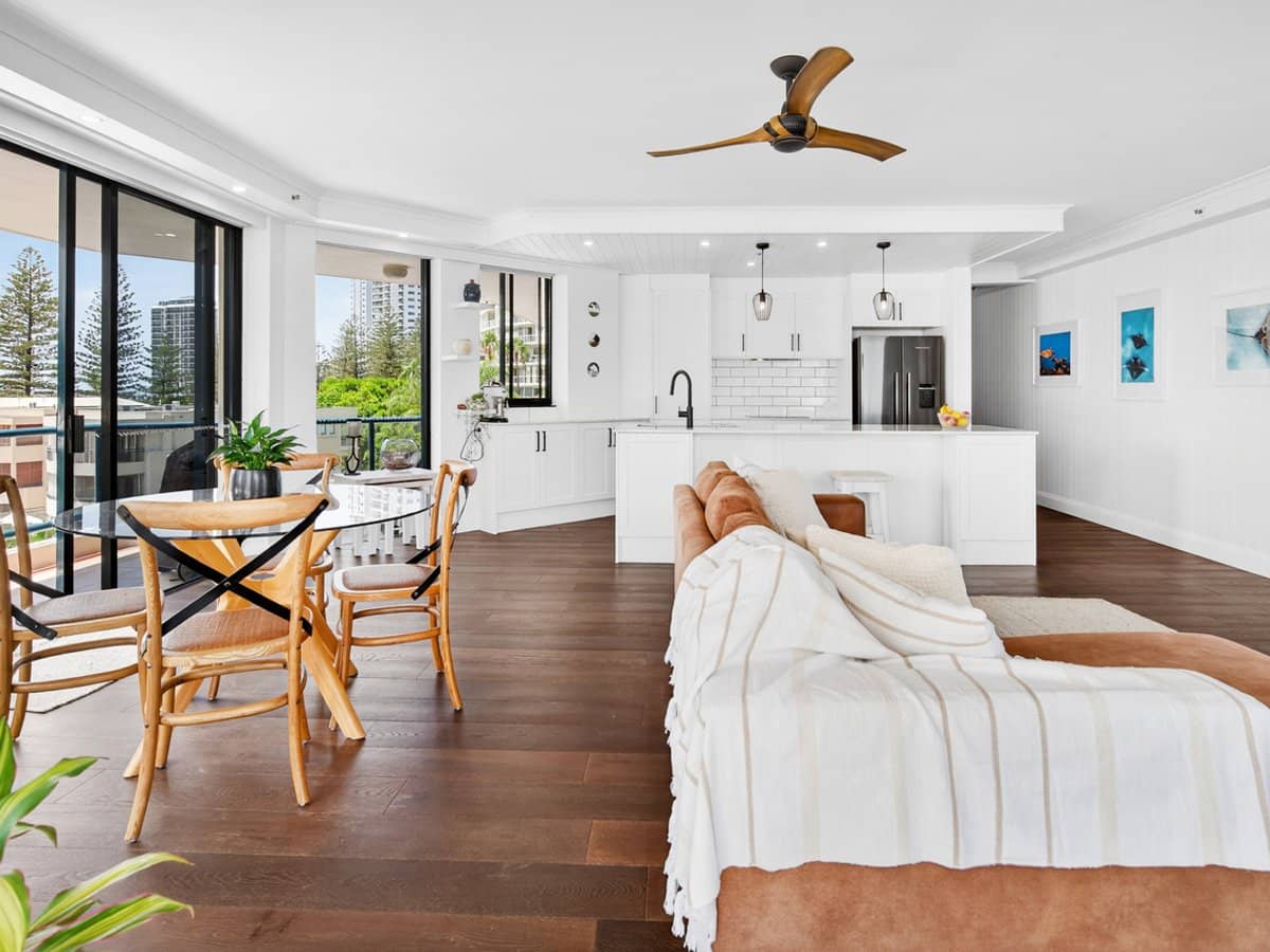 22 Montgomery Avenue, MAIN BEACH - Thumbnail 9