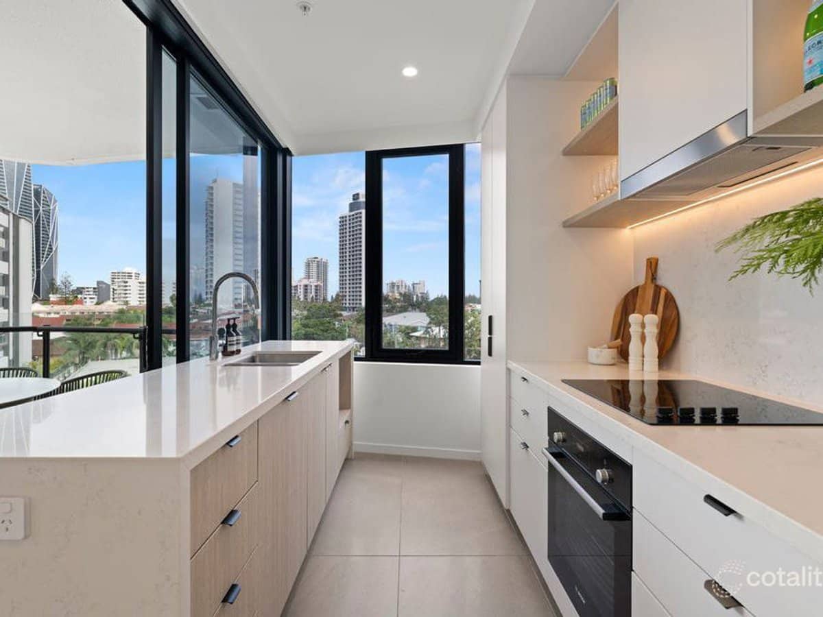 15-17 Cannes Avenue, Surfers Paradise - Thumbnail 8