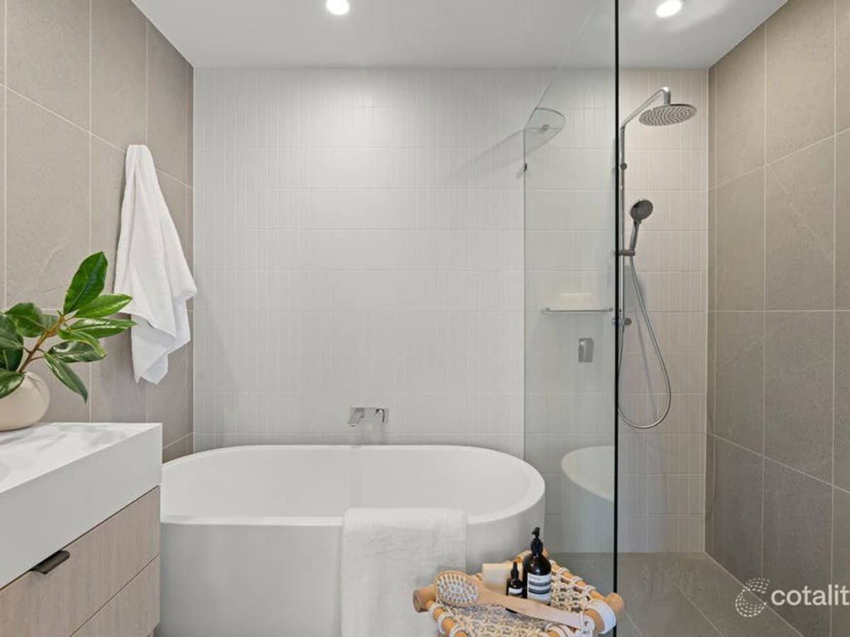 15-17 Cannes Avenue, Surfers Paradise - Thumbnail 12