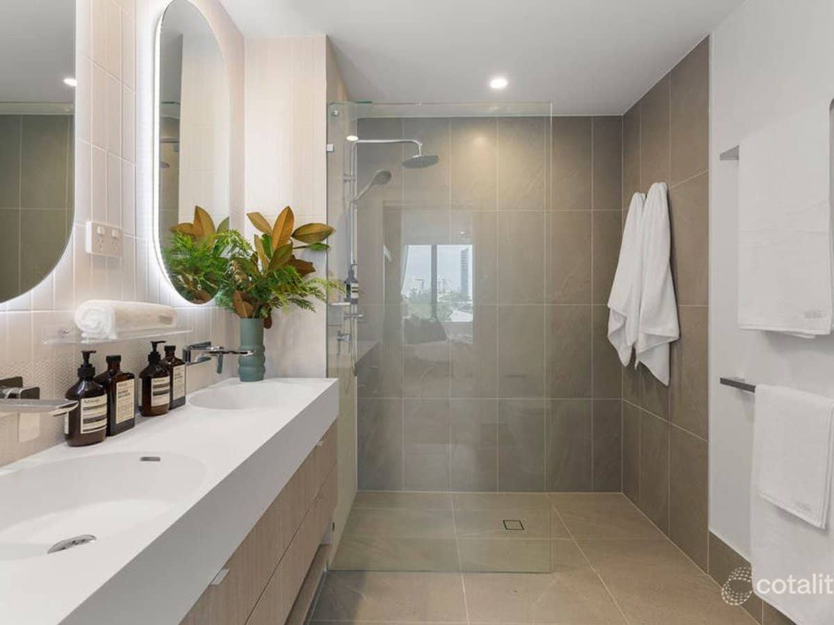 15-17 Cannes Avenue, Surfers Paradise - Thumbnail 14