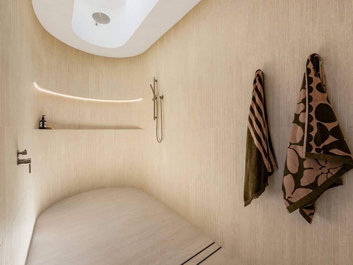 47 Vatakoula Parade, MERMAID WATERS - Thumbnail 9