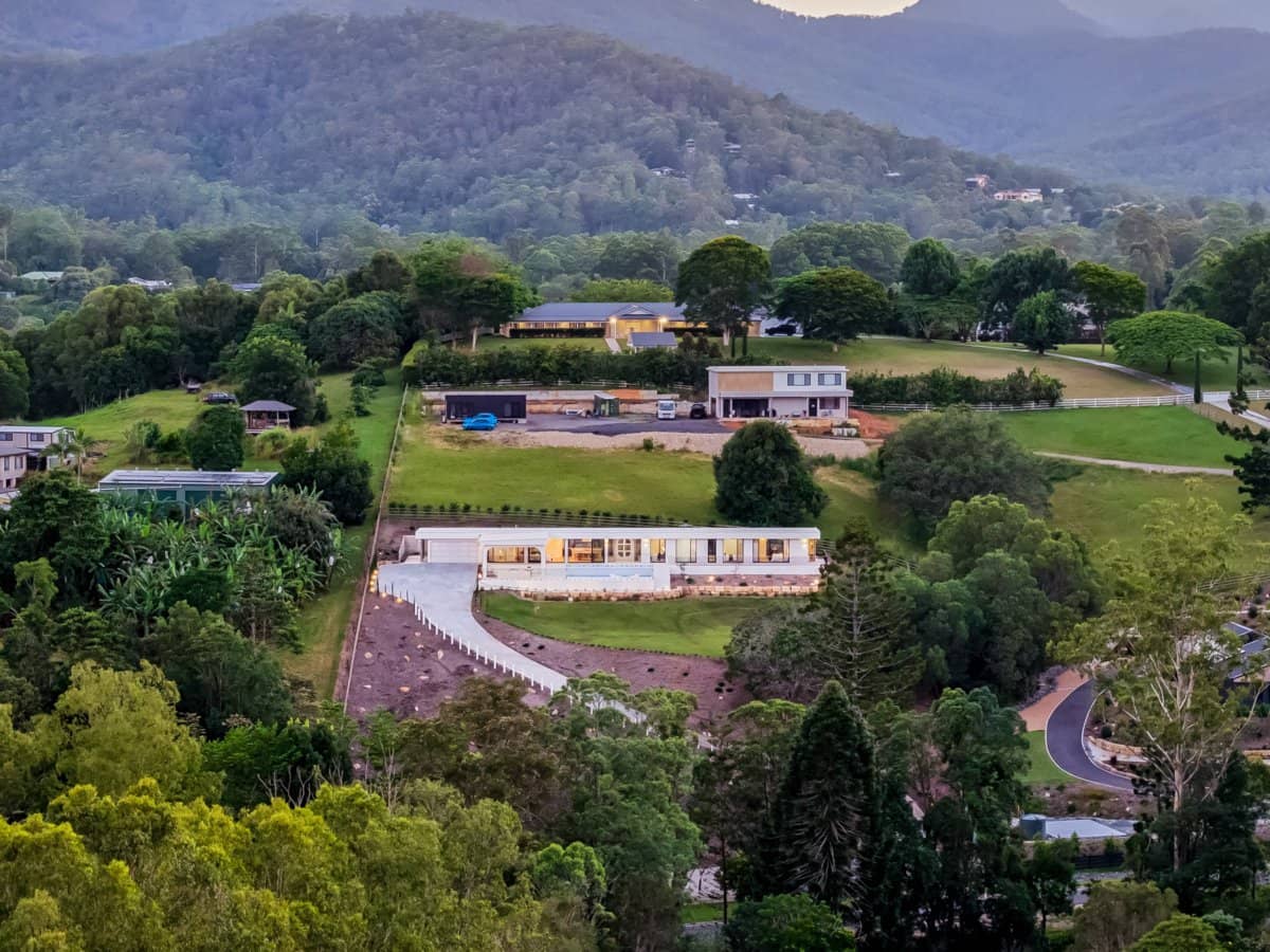 25 Davenport Drive, BONOGIN - Thumbnail 324