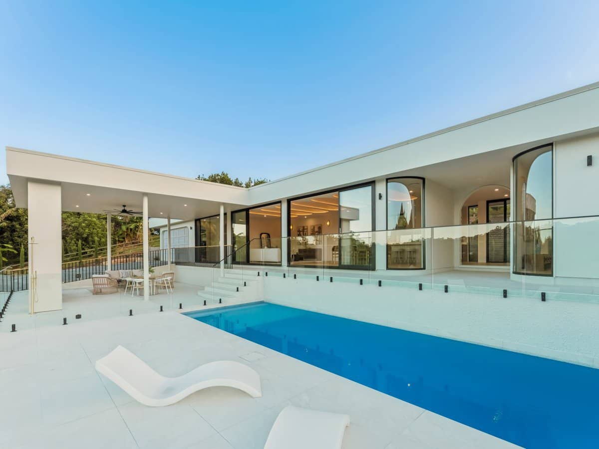 25 Davenport Drive, BONOGIN - Thumbnail 3