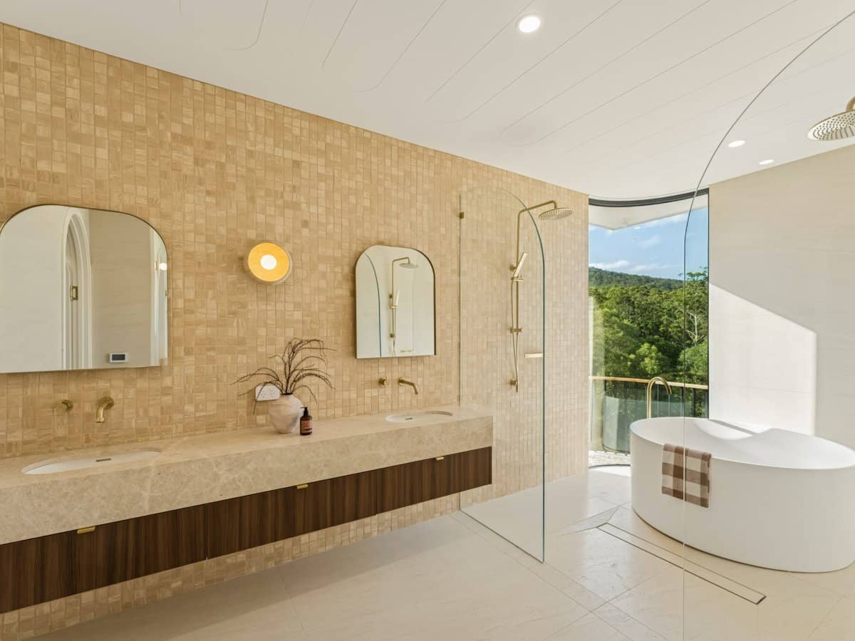 25 Davenport Drive, BONOGIN - Thumbnail 15