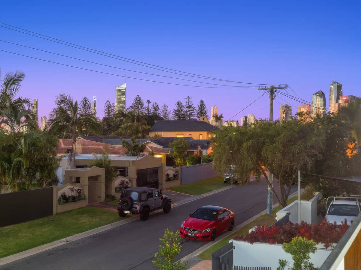 11 Beverley Crescent, Broadbeach Waters - Thumbnail 13