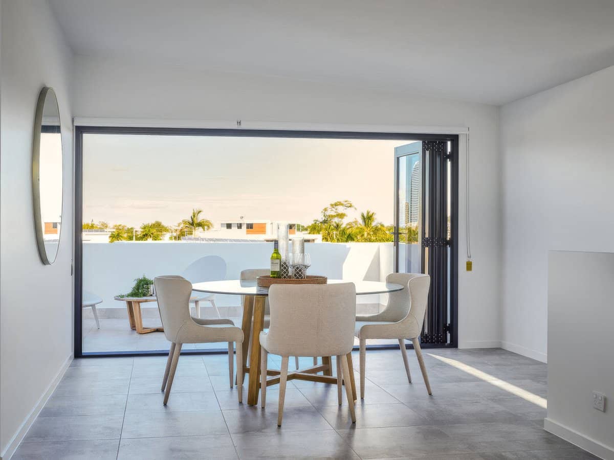 11 Beverley Crescent, Broadbeach Waters - Thumbnail 16