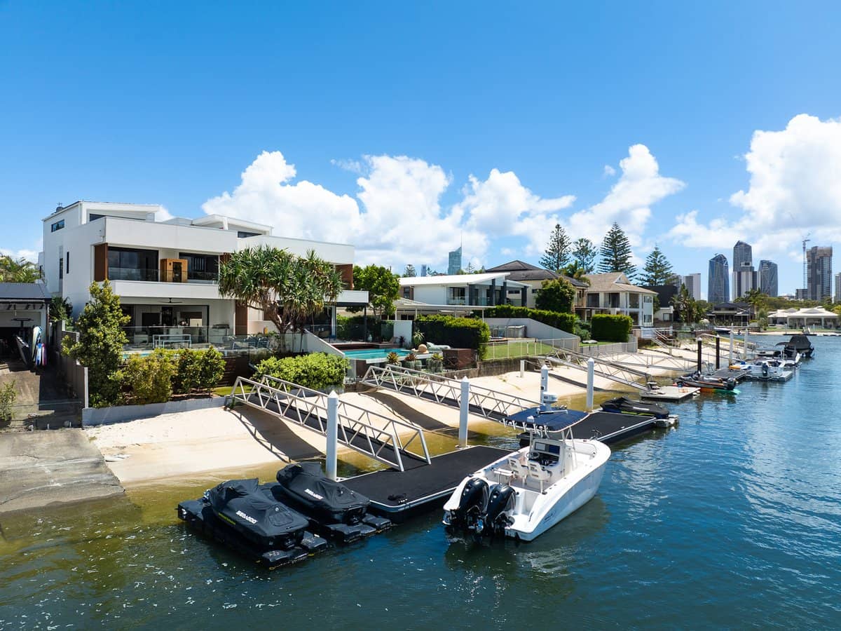 11 Beverley Crescent, Broadbeach Waters - Thumbnail 21