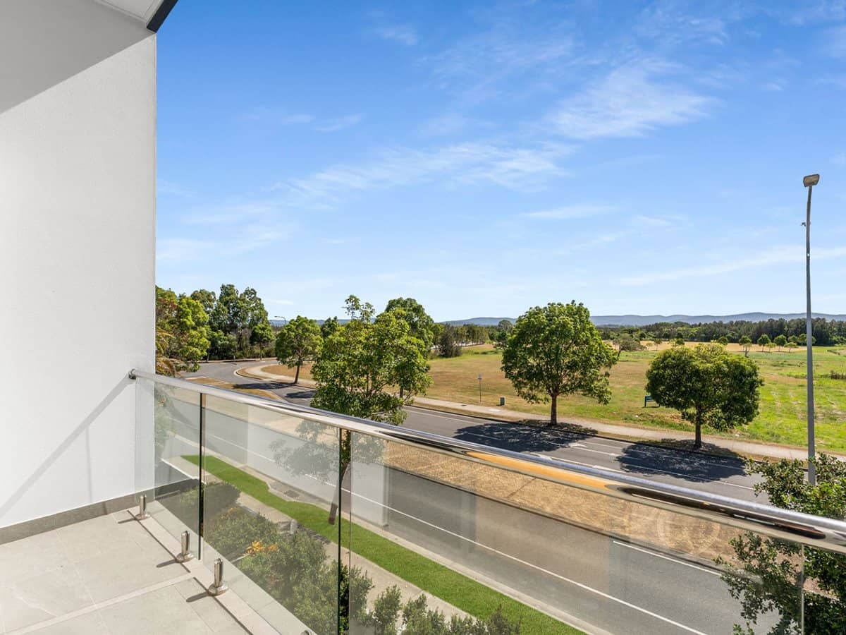 1 Mervyn Thomas Drive, HOPE ISLAND - Thumbnail 13