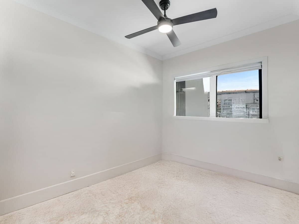 1 Mervyn Thomas Drive, HOPE ISLAND - Thumbnail 15