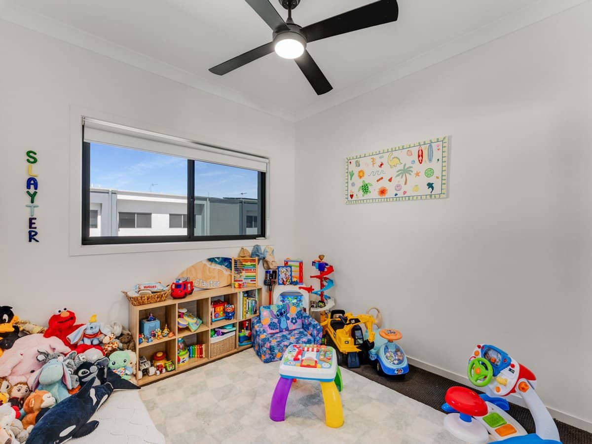 1 Mervyn Thomas Drive, HOPE ISLAND - Thumbnail 16