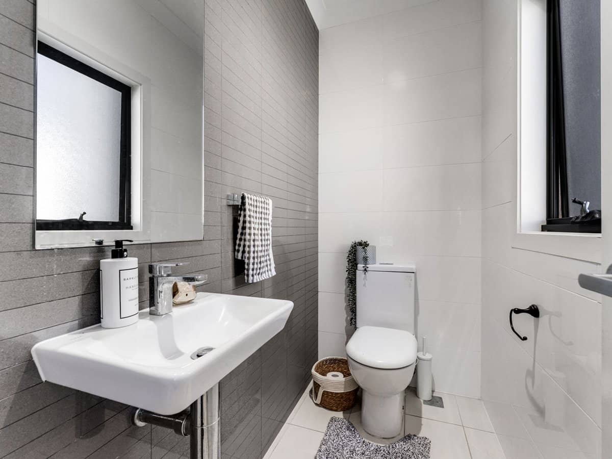 1 Mervyn Thomas Drive, HOPE ISLAND - Thumbnail 19