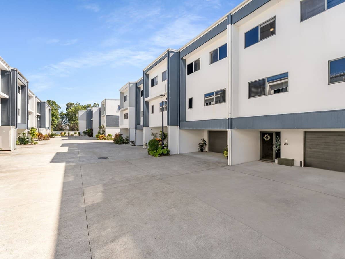 1 Mervyn Thomas Drive, HOPE ISLAND - Thumbnail 20