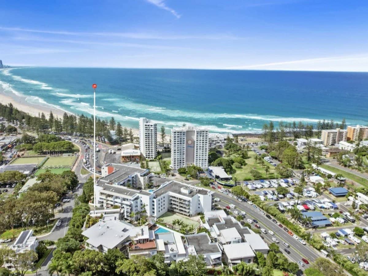 1 Ocean Street, BURLEIGH HEADS - Thumbnail 1