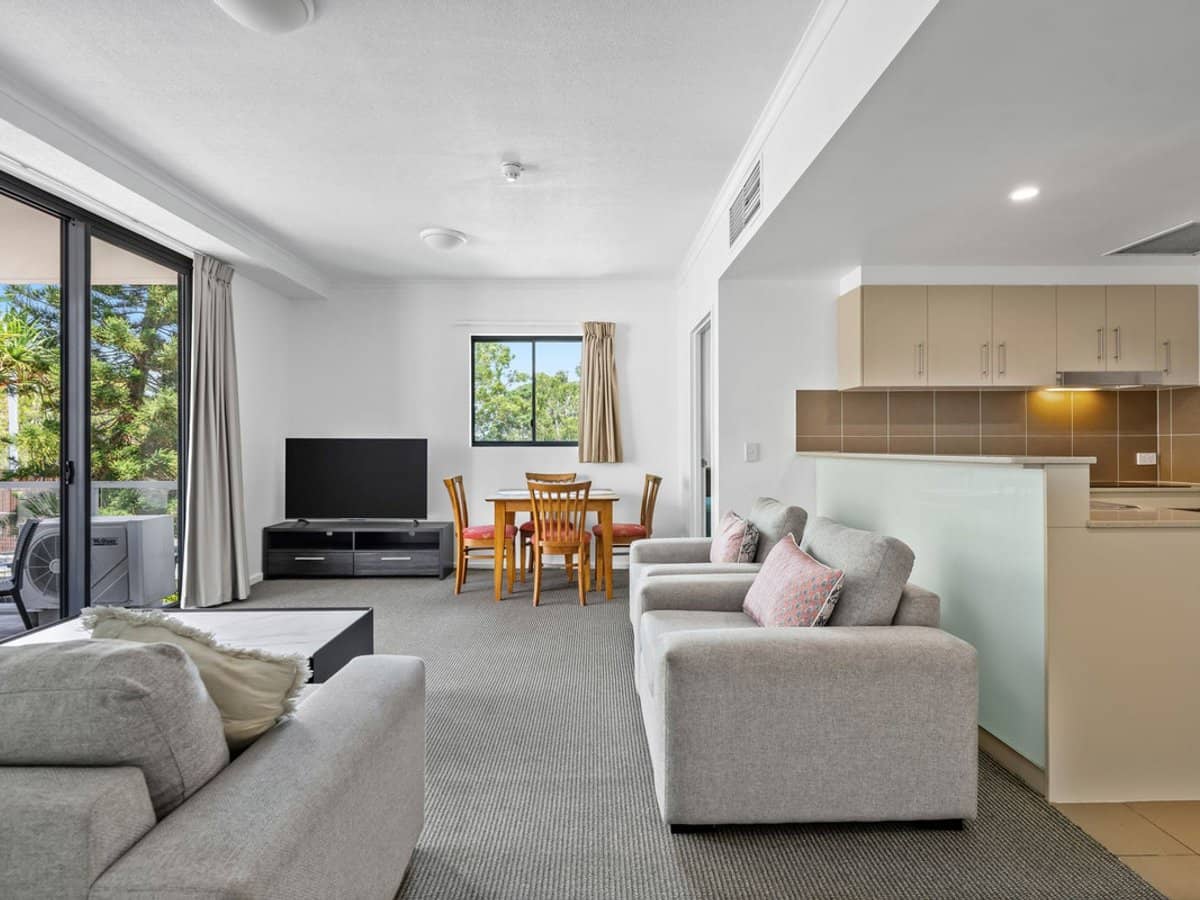 1 Ocean Street, BURLEIGH HEADS - Thumbnail 6