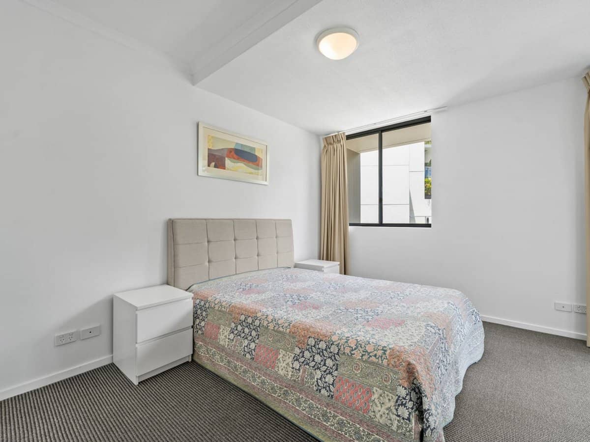 1 Ocean Street, BURLEIGH HEADS - Thumbnail 9