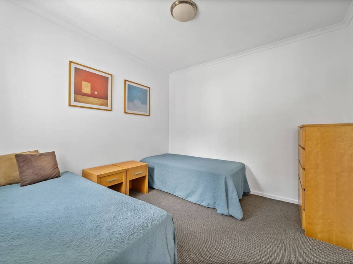 1 Ocean Street, BURLEIGH HEADS - Thumbnail 12