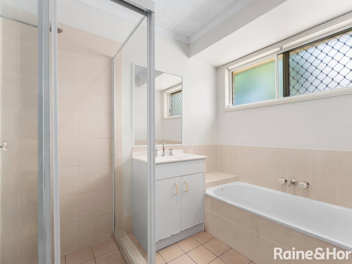 23 Thorngate Drive, ROBINA - Thumbnail 8