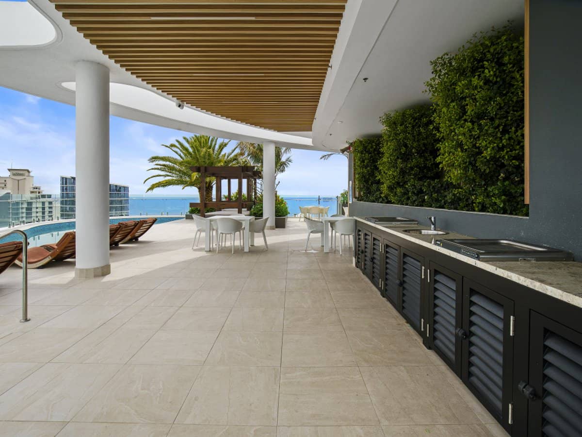 28-30 Second Avenue, BROADBEACH - Thumbnail 16