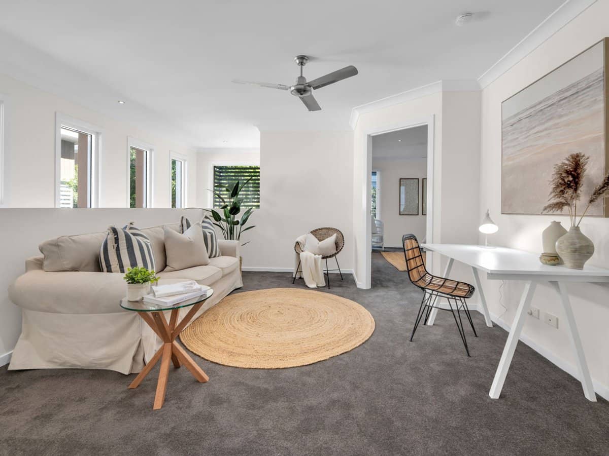 129 Pohlman Street, SOUTHPORT - Thumbnail 1