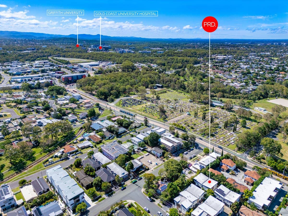 129 Pohlman Street, SOUTHPORT - Thumbnail 20