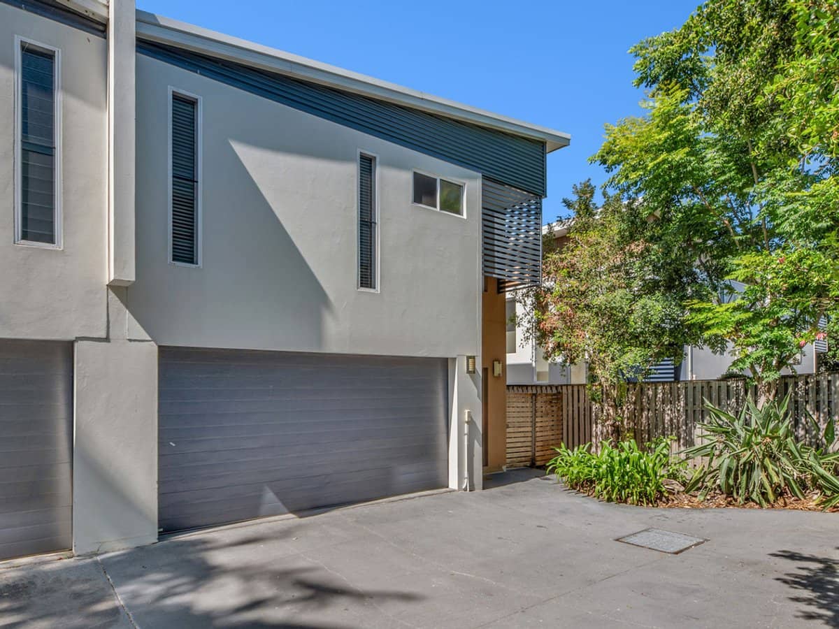 129 Pohlman Street, SOUTHPORT - Thumbnail 23