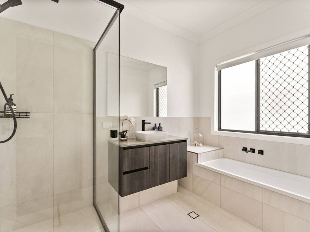 8a Andromeda Parade, ROBINA - Thumbnail 28