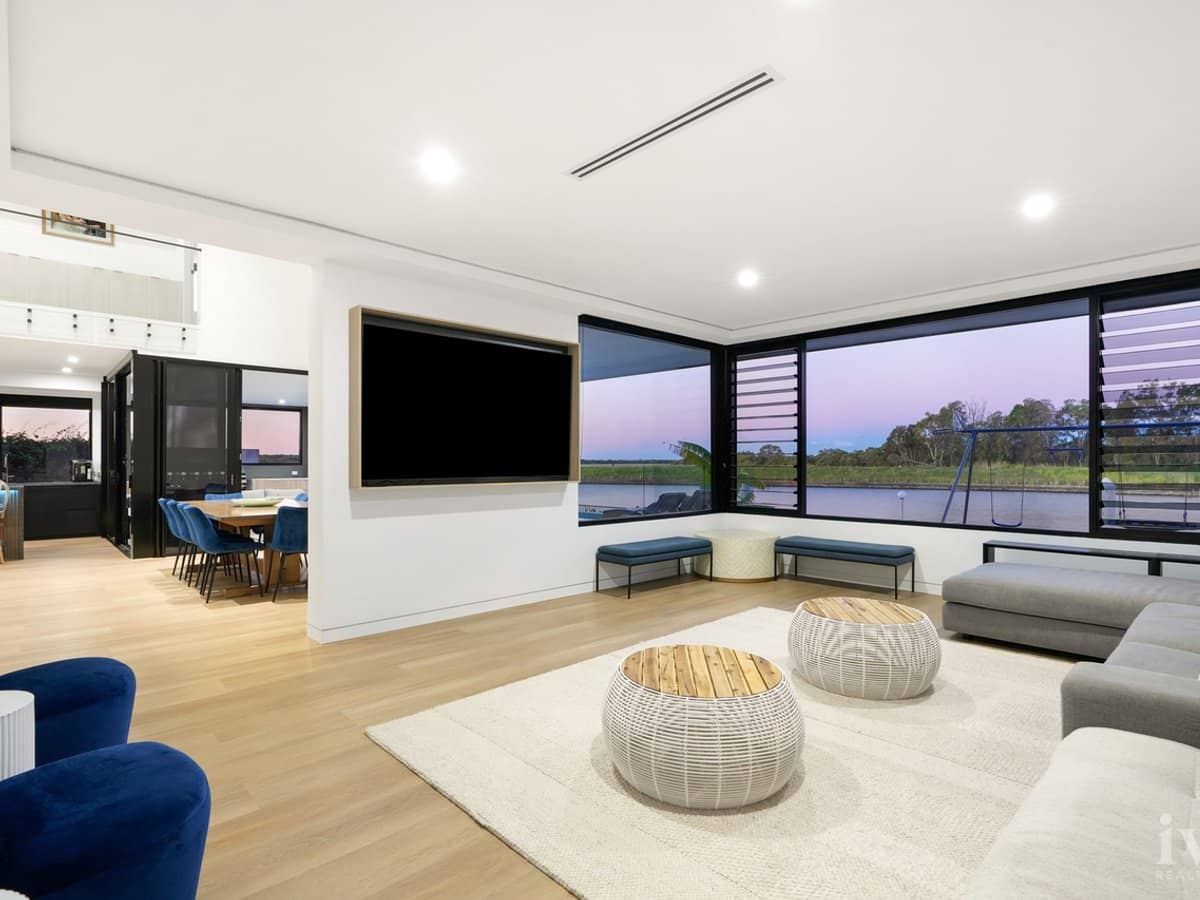 85 Marina Parade, Jacobs Well - Thumbnail 8