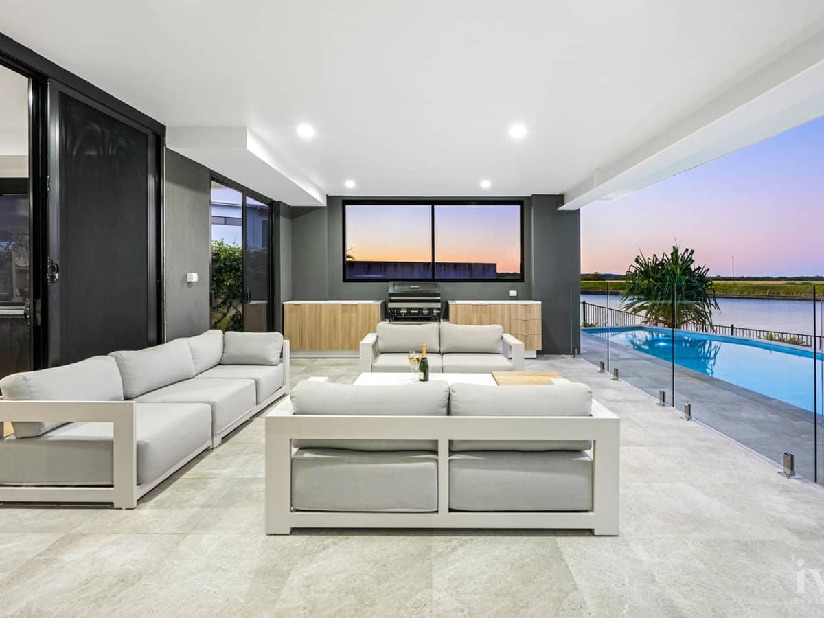 85 Marina Parade, Jacobs Well - Thumbnail 9