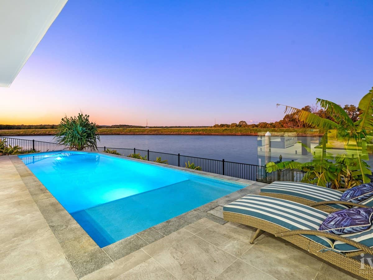 85 Marina Parade, Jacobs Well - Thumbnail 10
