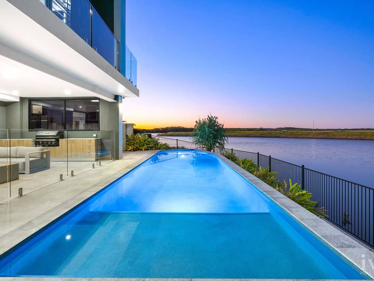 85 Marina Parade, Jacobs Well - Thumbnail 11
