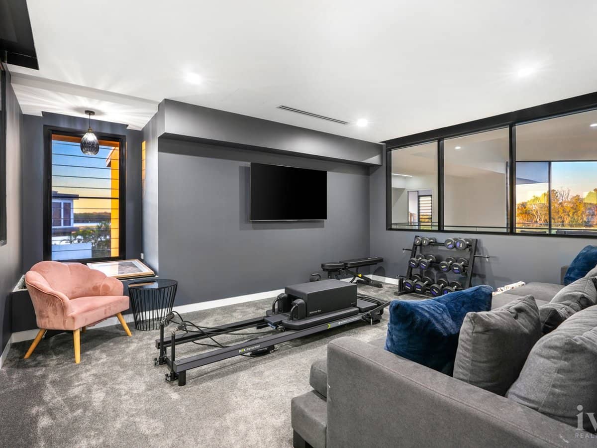 85 Marina Parade, Jacobs Well - Thumbnail 26