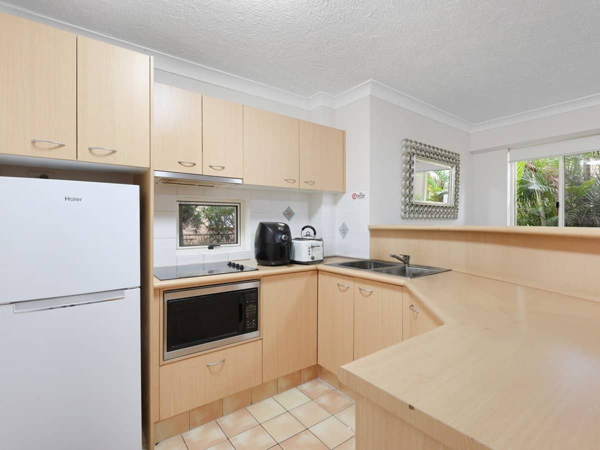 21 Peerless Avenue, Mermaid Beach - Thumbnail 5