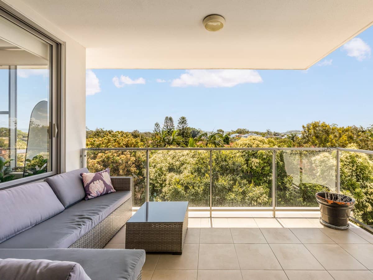 1-7 Waterford Court, BUNDALL - Thumbnail 2